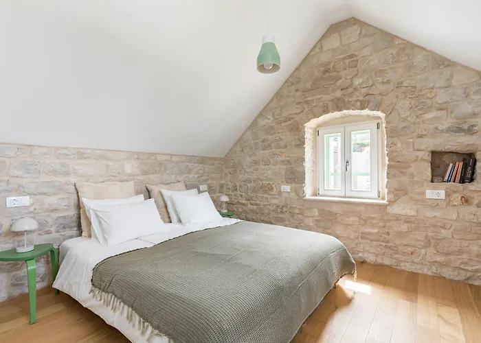 Casa Cava Pucisca