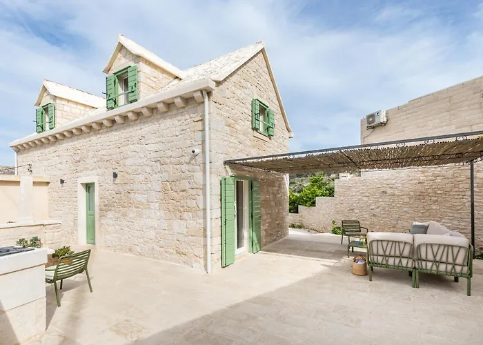 Casa Cava Pucisca
